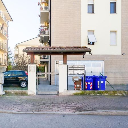 Parma Fiere Studio Con Parcheggio E Balcone Daire Dış mekan fotoğraf