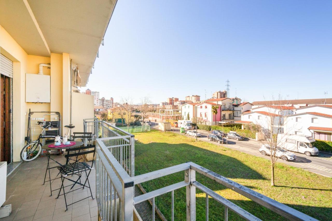 Parma Fiere Studio Con Parcheggio E Balcone Daire Dış mekan fotoğraf